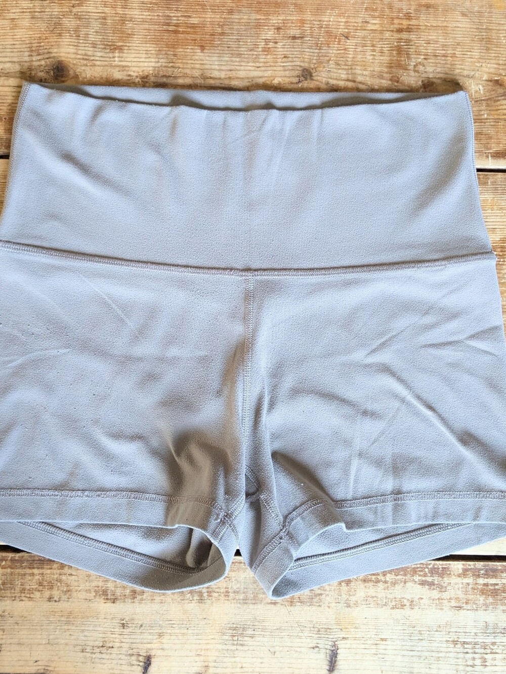 Aritzia TnAction Atmosphere Hi-Rise 3โ Bike Shorts M - Picture 3 of 8